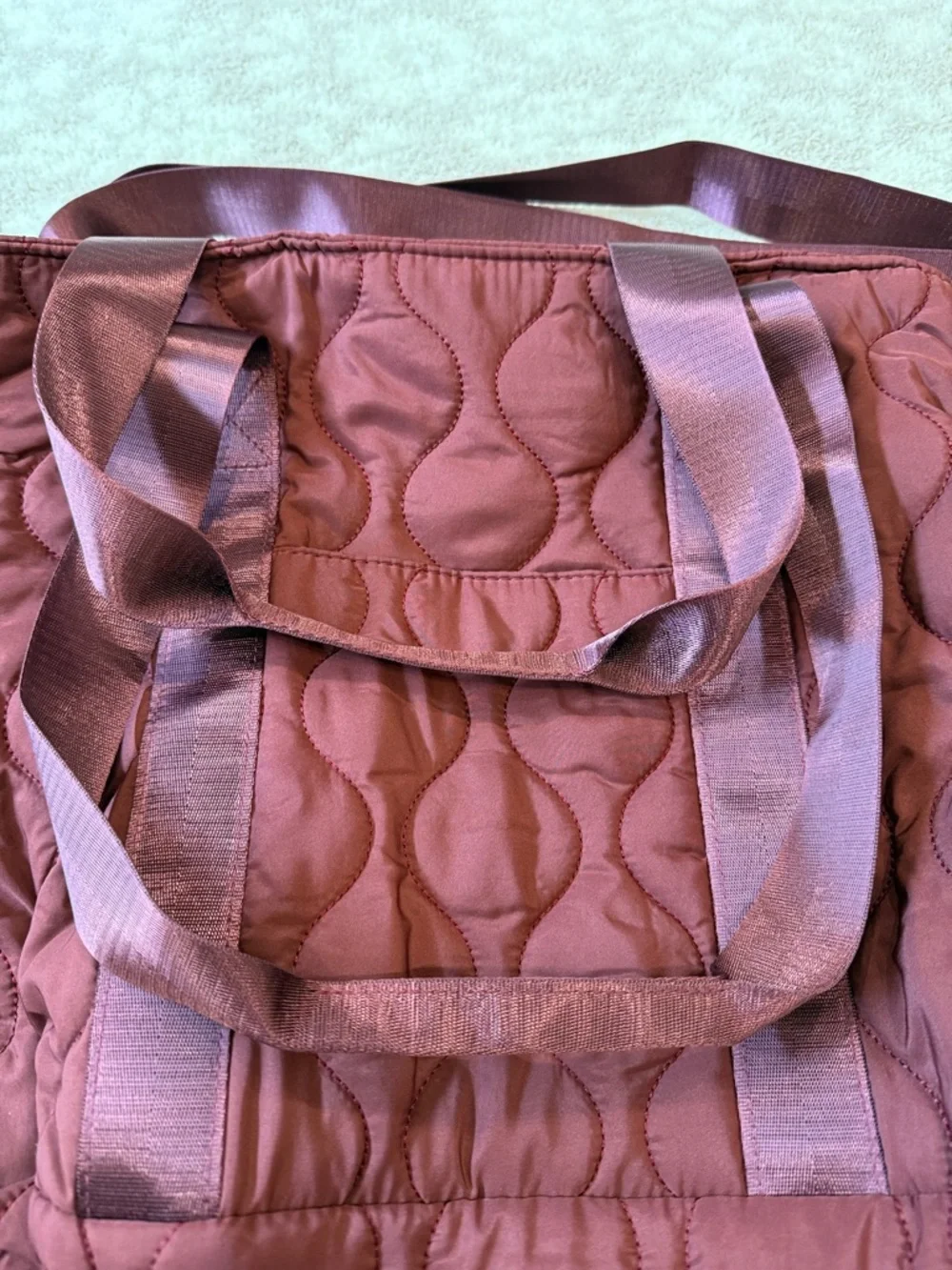 • NEW • Wantable • Quilted Tote Bag in Burgundy with shoulder strap & long strap - Picture 10 of 12
